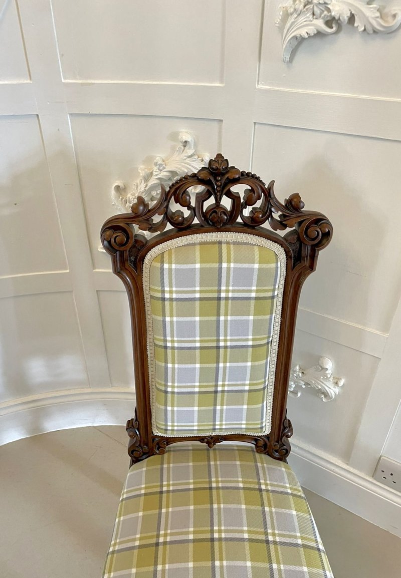 Fine Antique Victorian Carved Walnut Ladies Chair - Image 4