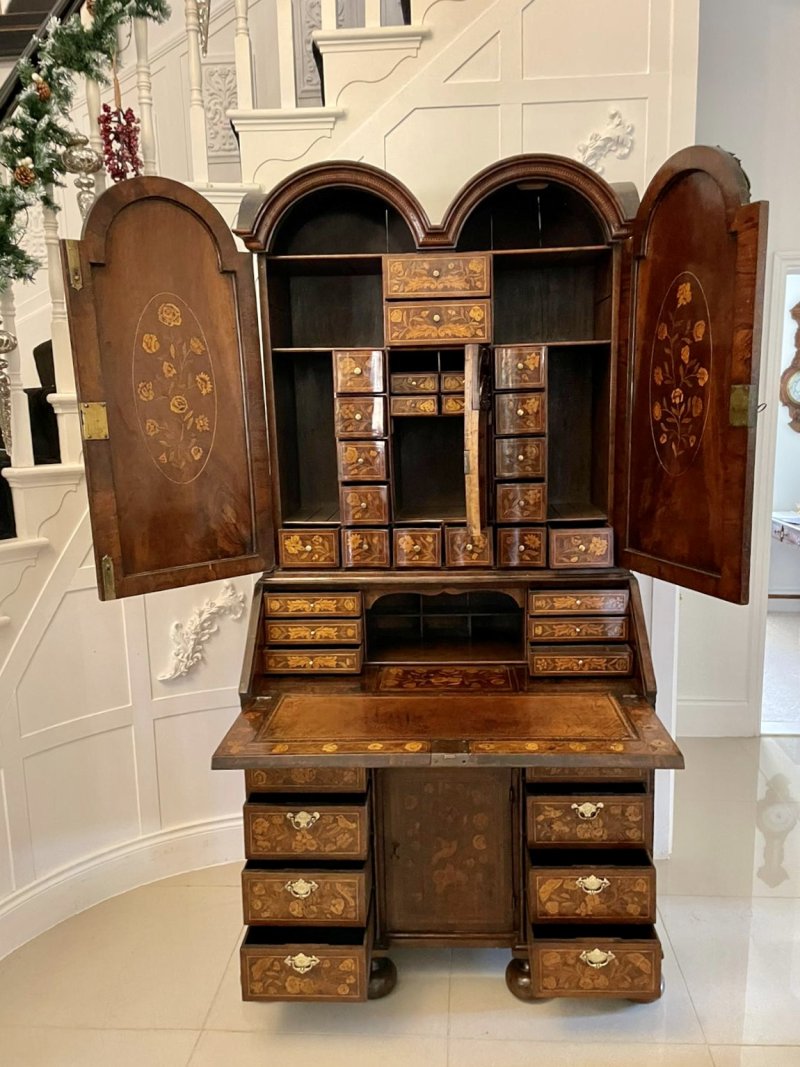 Antique William and Mary Outstanding Quality Burr Walnut Inlaid Marquetry Double Dome Bureau Bookcase - Image 7