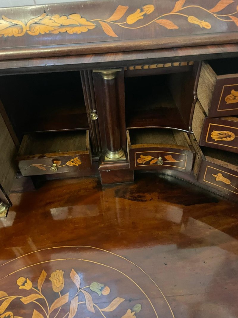 Antique 18th Century Quality Mahogany Floral Marquetry Inlaid Cylinder Bureau - Image 11