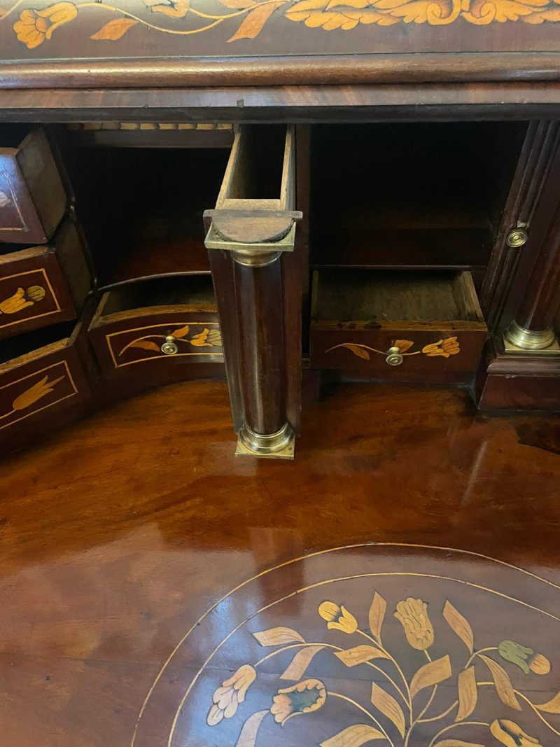 Antique 18th Century Quality Mahogany Floral Marquetry Inlaid Cylinder Bureau - Image 6