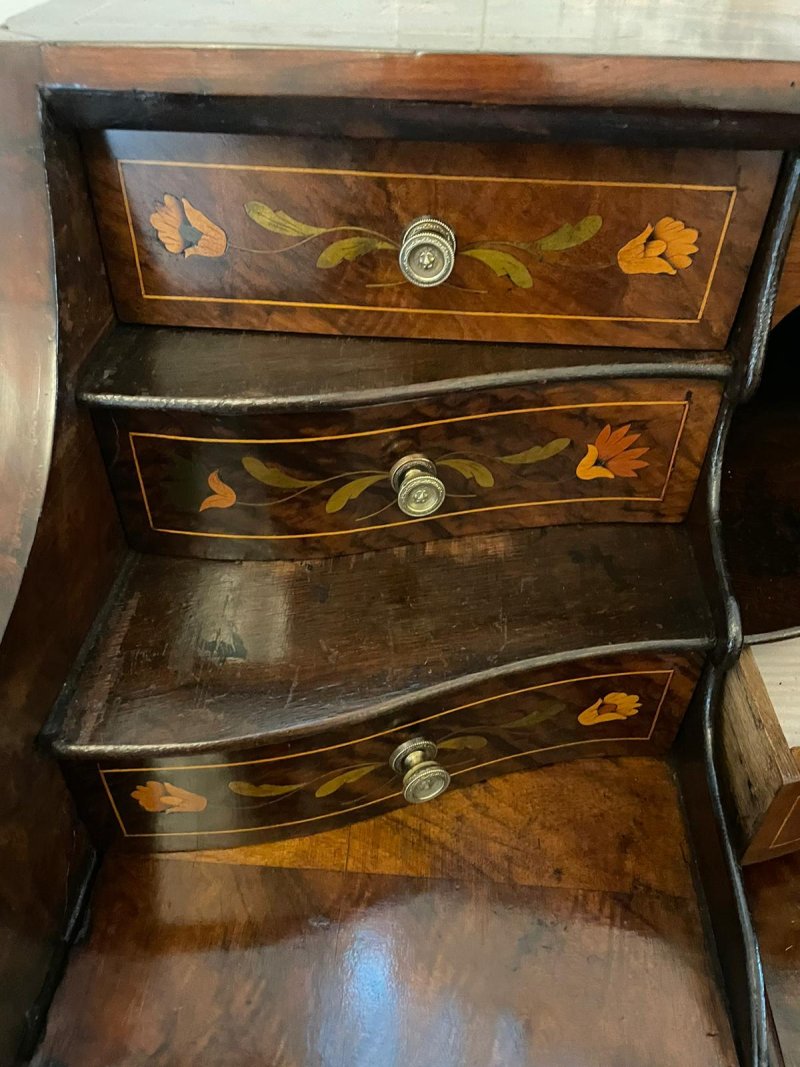Antique 18th Century Quality Burr Walnut Floral Marquetry Inlaid Bombe Shaped Bureau - Image 7