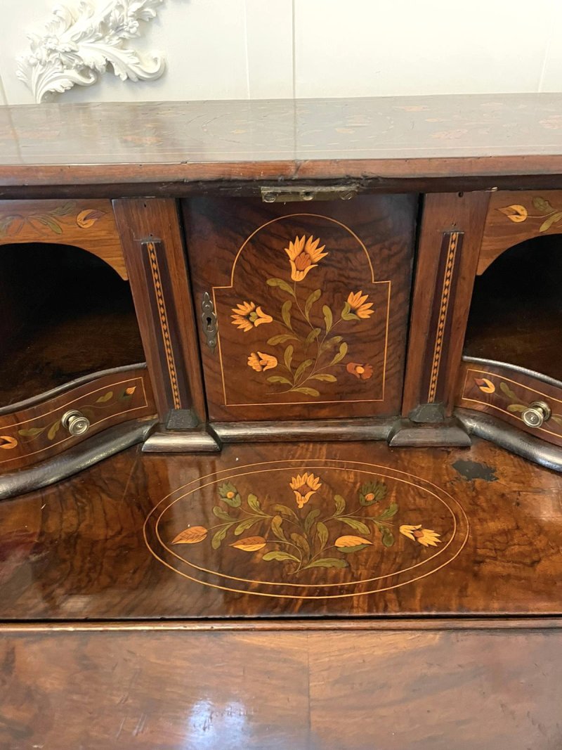Antique 18th Century Quality Burr Walnut Floral Marquetry Inlaid Bombe Shaped Bureau - Image 17