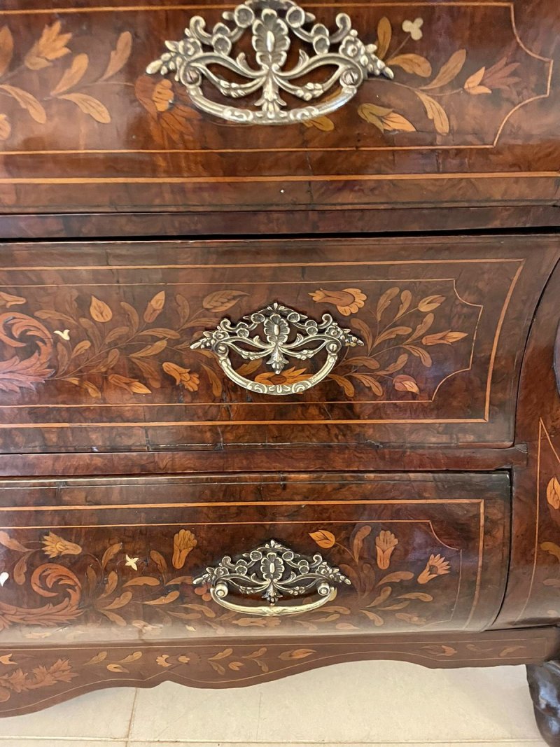 Antique 18th Century Quality Burr Walnut Floral Marquetry Inlaid Bombe Shaped Bureau - Image 28