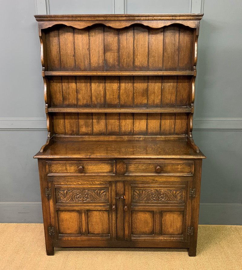 Ipswich Oak Dresser - Image 3