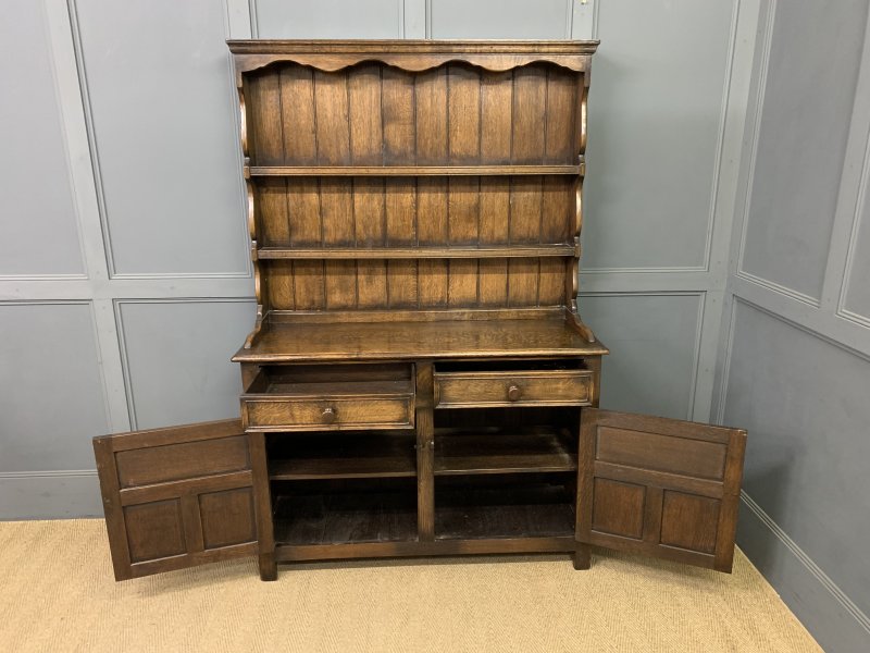 Ipswich Oak Dresser - Image 8