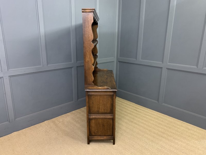 Ipswich Oak Dresser - Image 4