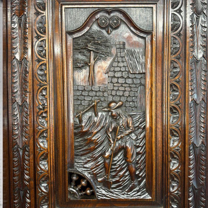 Antique Mid-19th Century French Breton Carved Oak Buffet Cabinet - Image 7