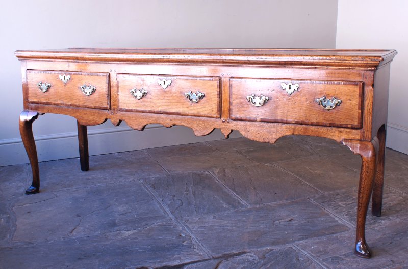 An 18th Century Cabriole Leg Dresser Base - Image 2