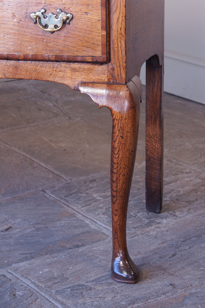 An 18th Century Cabriole Leg Dresser Base - Image 4