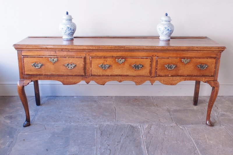 An 18th Century Cabriole Leg Dresser Base - Image 6
