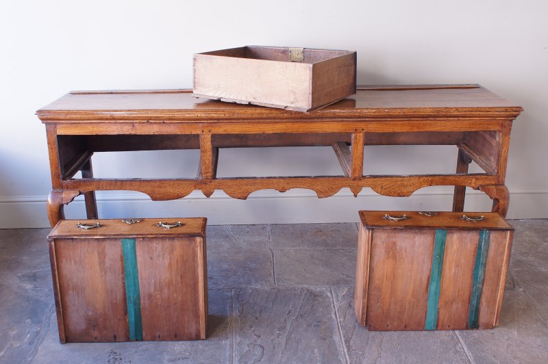 An 18th Century Cabriole Leg Dresser Base - Image 7