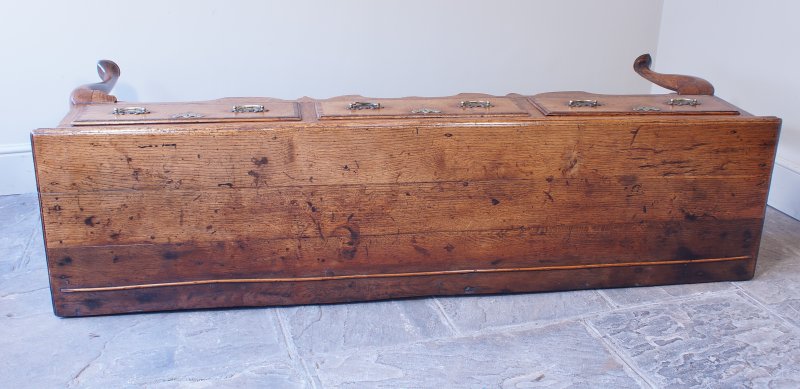 An 18th Century Cabriole Leg Dresser Base - Image 9