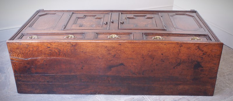 A Superb Small 17th-century Dresser Base. - Image 4