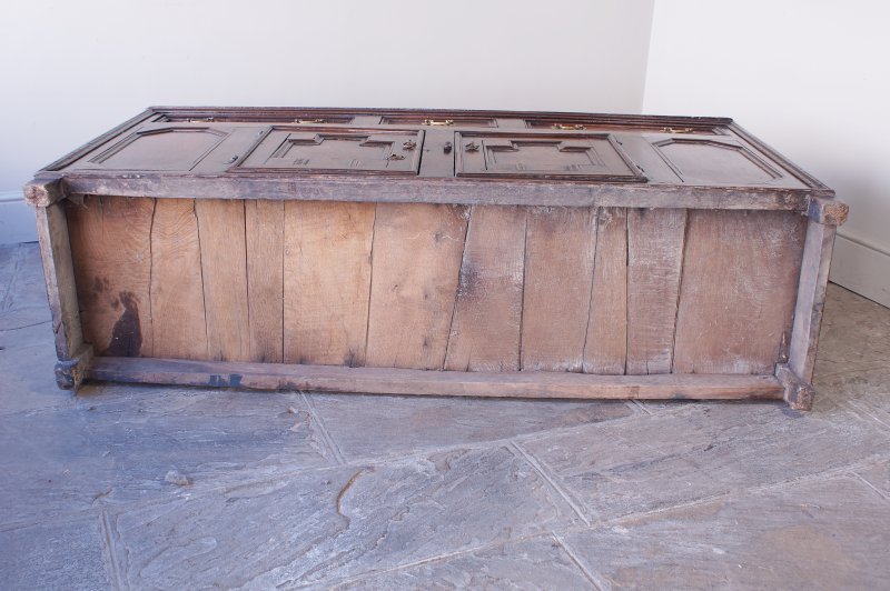 A Superb Small 17th-century Dresser Base. - Image 8