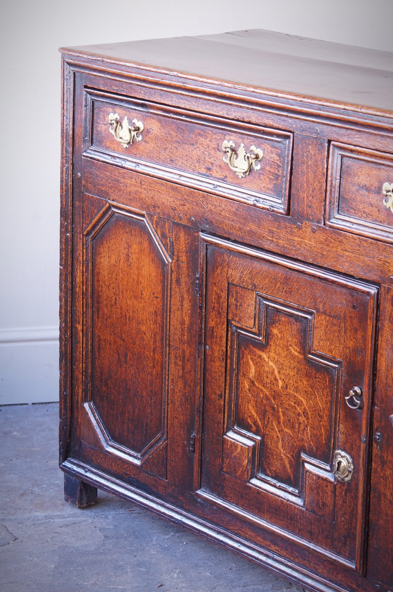 A Superb Small 17th-century Dresser Base. - Image 5