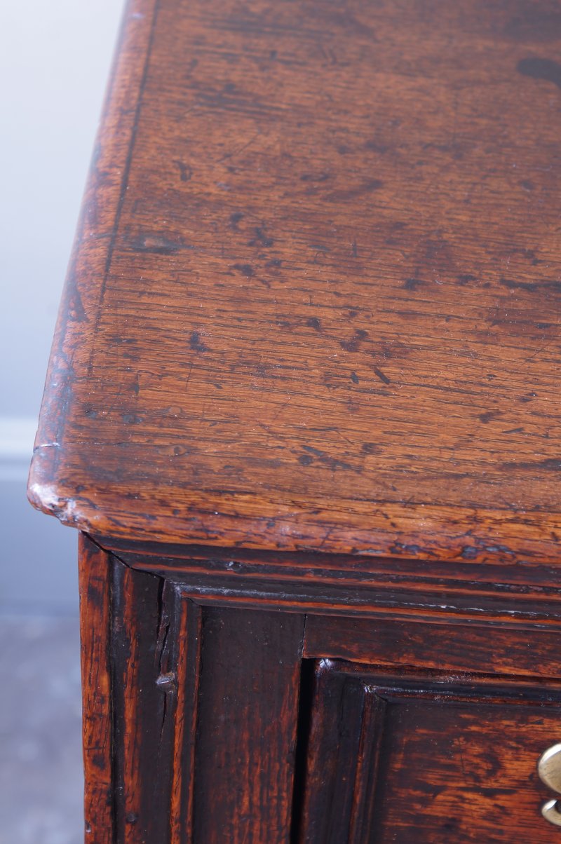 A Superb Small 17th-century Dresser Base. - Image 10