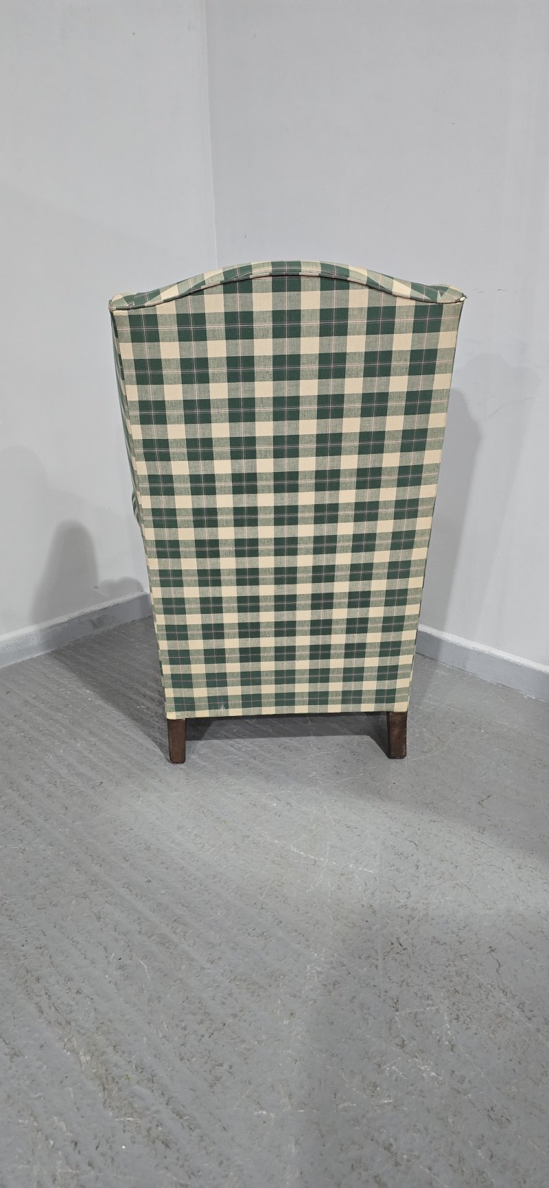 Very Good Oak Framed Wing Armchair - Image 7
