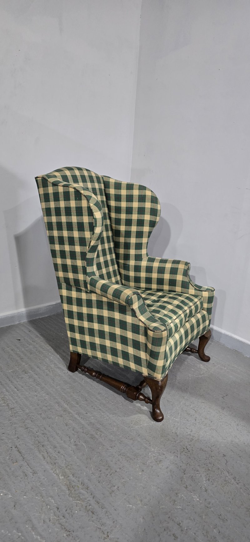 Very Good Oak Framed Wing Armchair - Image 8