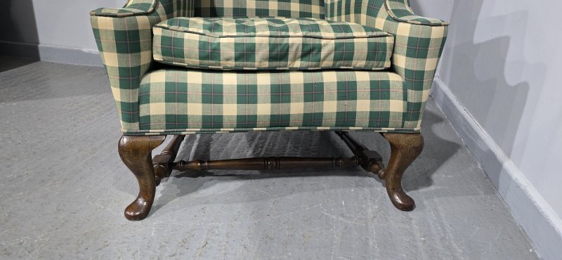 Very Good Oak Framed Wing Armchair - Image 9