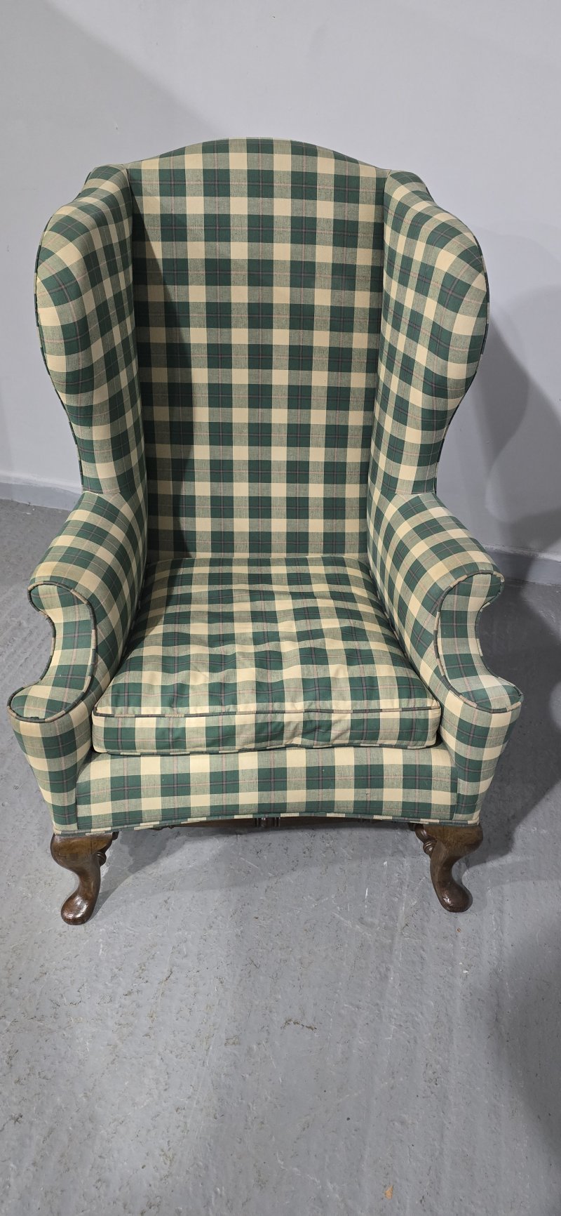 Very Good Oak Framed Wing Armchair - Image 10