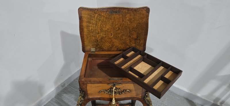 Very Pretty French Freestanding Jewelry Box - Image 3