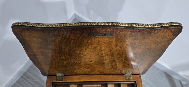 Very Pretty French Freestanding Jewelry Box - Image 13