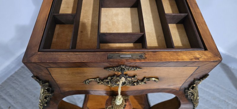 Very Pretty French Freestanding Jewelry Box - Image 12
