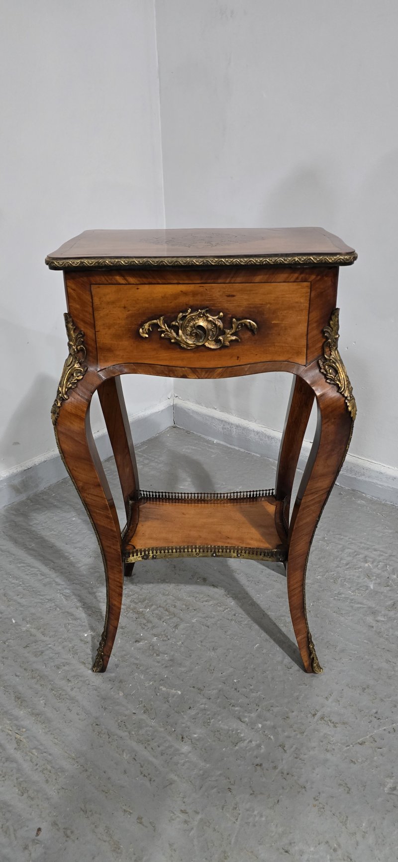 Very Pretty French Freestanding Jewelry Box - Image 14