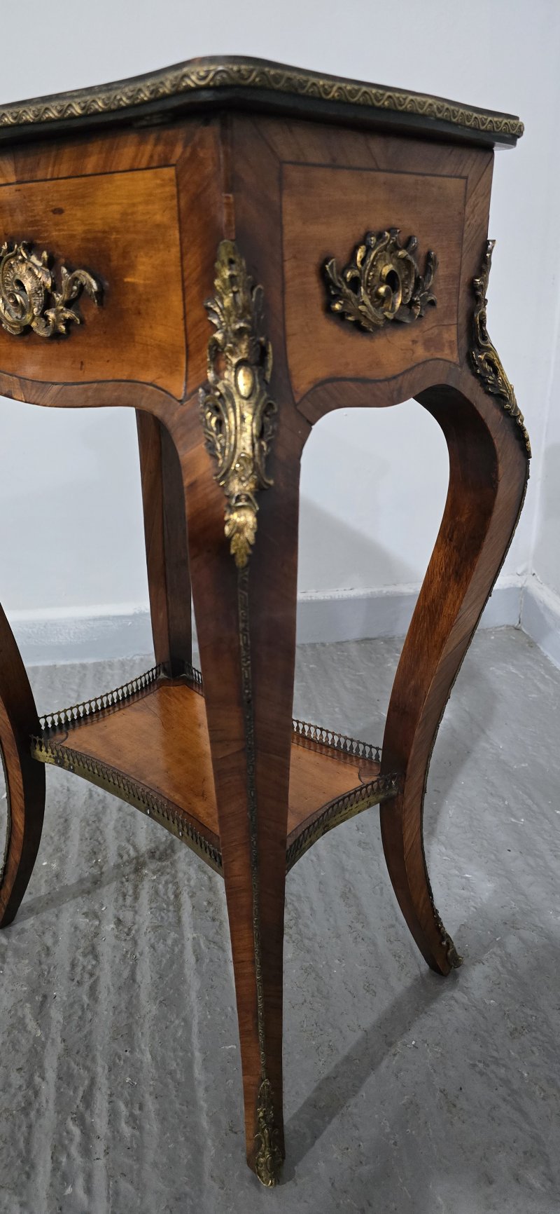 Very Pretty French Freestanding Jewelry Box - Image 15