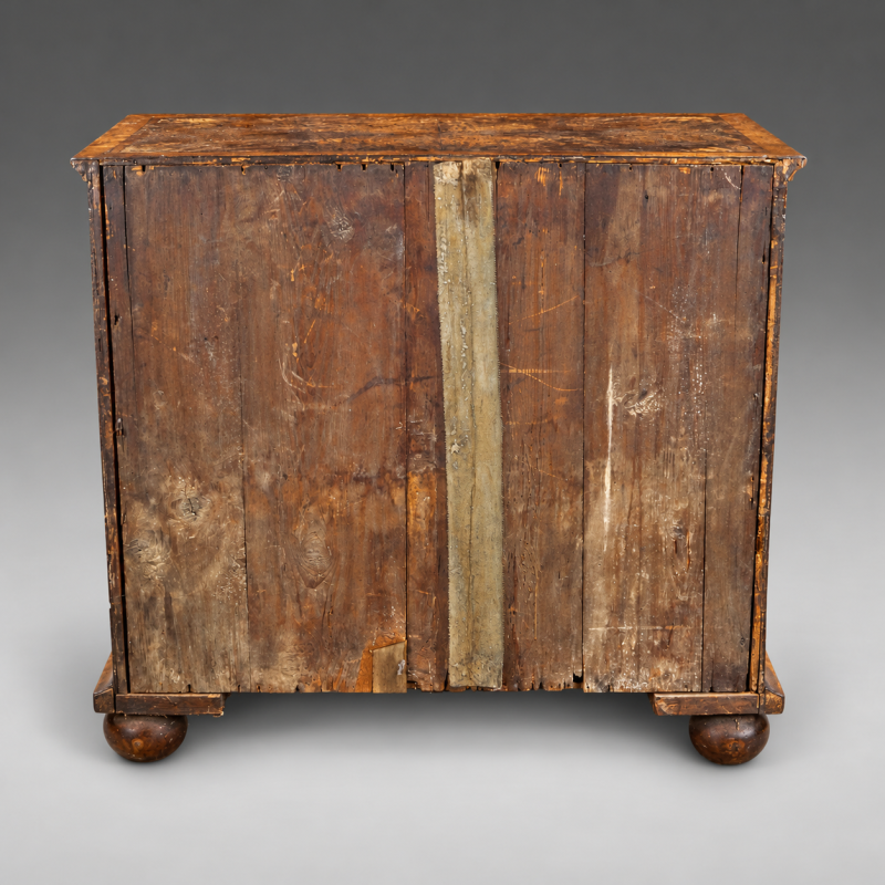 A Queen Anne Burr walnut chest - Image 6