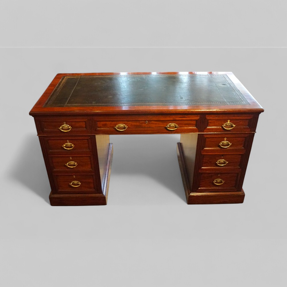 Edwardian mahogany pedestal desk