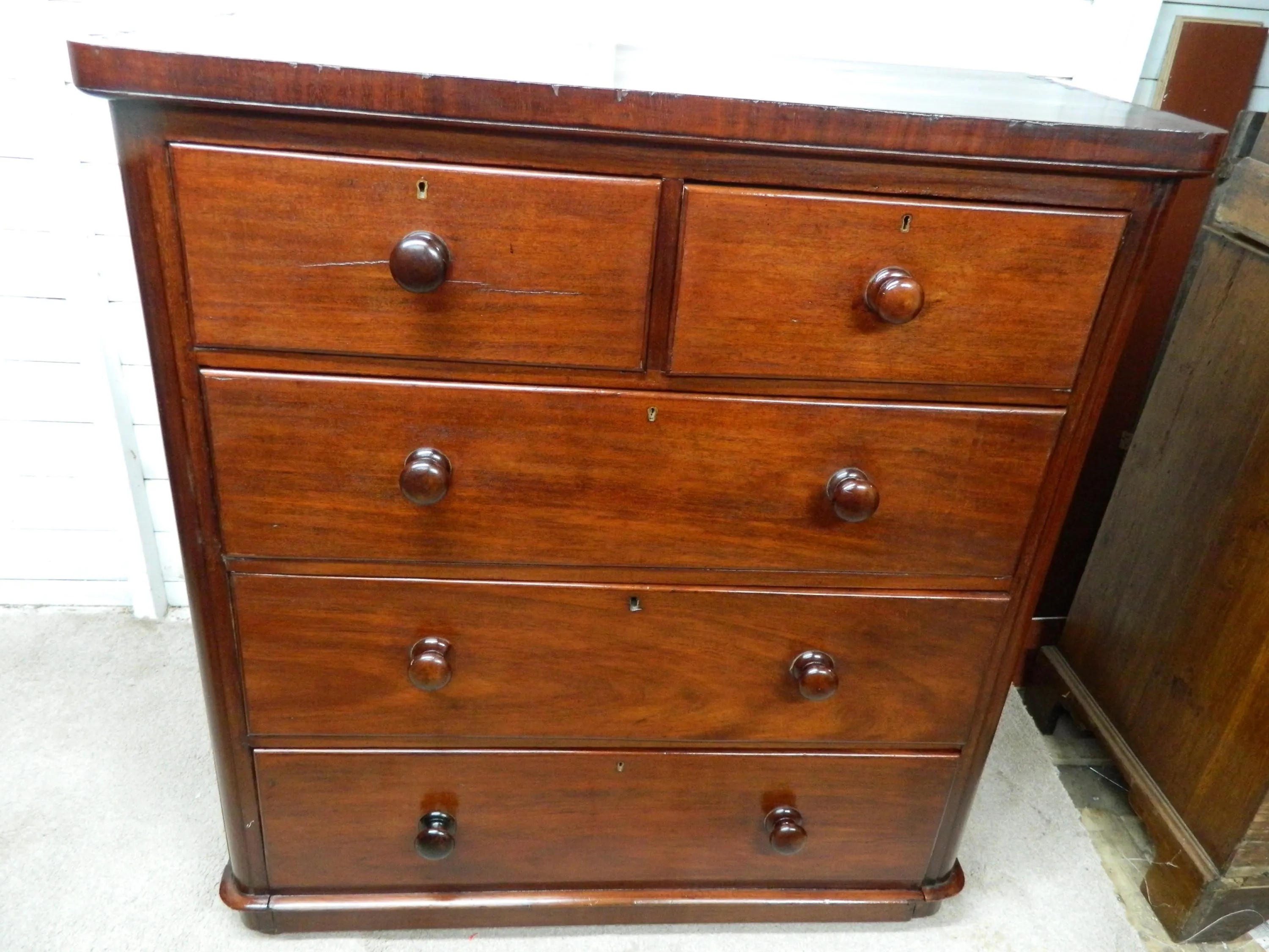 Mahogany Veneer Chest of Drawers