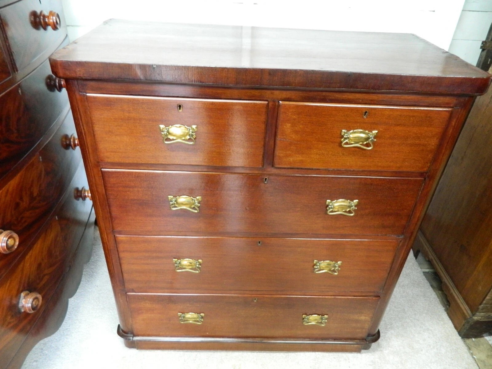 Mahogany Veneer Chest of Drawers